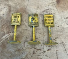 Vintage TOOTSIETOY USA Traffic Road Signs Diecast Yellow Metal 1.5" Lot of 3
