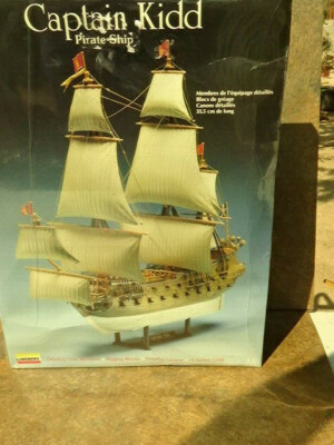LINDBERG CAPTAIN KIDD Model Pirate Ship 14   Old Stock 1990 Made in USA