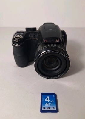 Fuji Fujifilm Finepix S4080 14.0MP Digital Camera 30x Black Super Wide Working