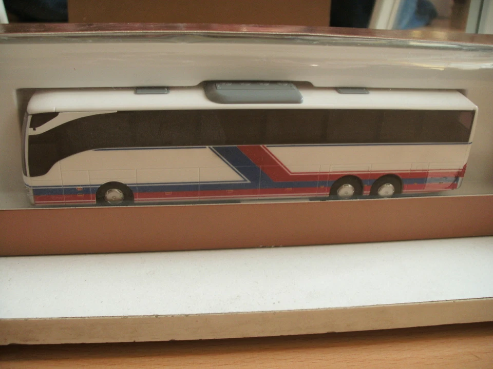 AWM Mercedes Coach / Bus "Goalen Coach Service" en blanc au 1:87 en boîte - Photo 2/2