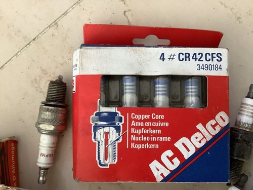 Job lot of Vintage spark Plugs for Ford Motorcraft, Delco BF32, BF22 & more - Picture 7 of 9