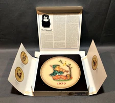 Goebel M.J. Hummel 1979 Annual Plate SINGING LESSON In Bas Relief 7 ½”