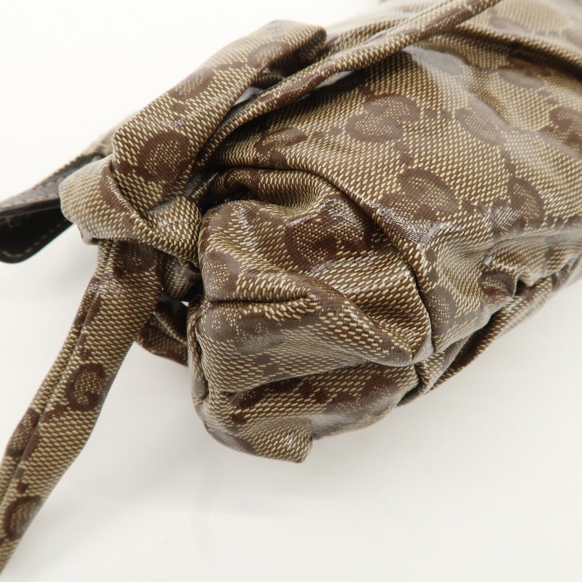 Authentic GUCCI Hysteria GG Crystal Leather Pouch Beige Authentic GUCCI Hysteria GG Crystal Leather Pouch Beige