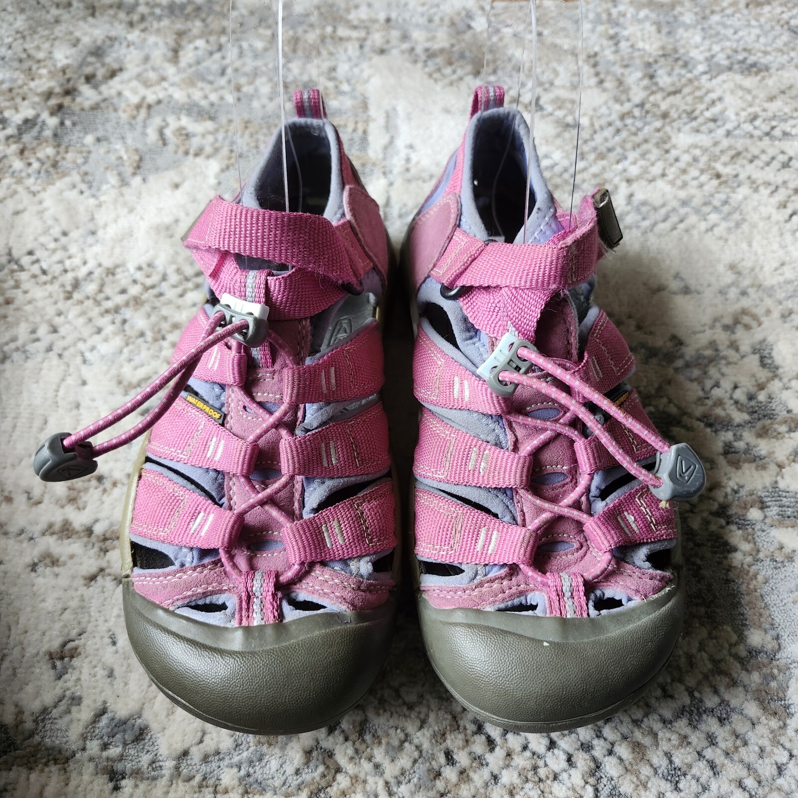 Sandali da escursionismo rosa KEEN Newport taglia 3 con gancio e anello