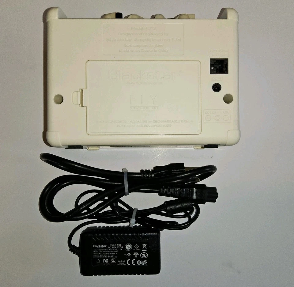 Mini amplificador combinado de guitarra Blackstar Fly de 3 vatios Foto 2 de 4