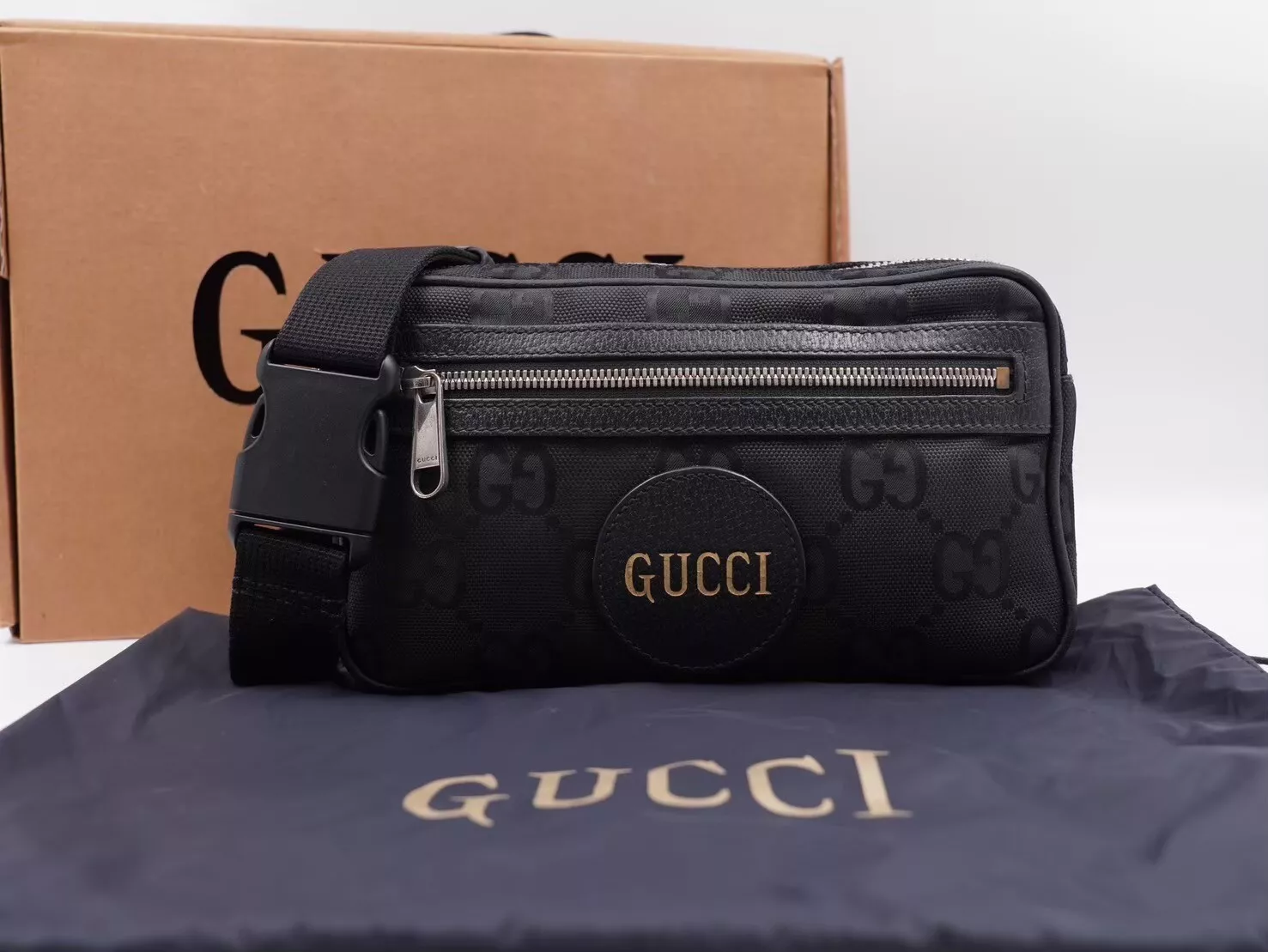 BD39❤️ Sac ceinture GUCCI Econyl nylon monogramme hors grille