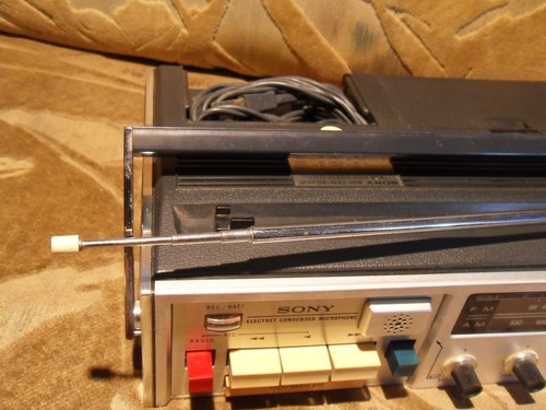 SELTEN 1970er Sony CFM-8000W AM/FM Radio Kassettenrekorder mit Beatles Tape - Bild 9 von 23