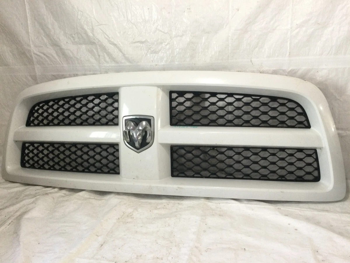 Emblema De Letra "RAM" Para La Parrilla Del Radiador – Para Camionetas RAM Diesel 2006-2010, Color Negro/blanco/rojo