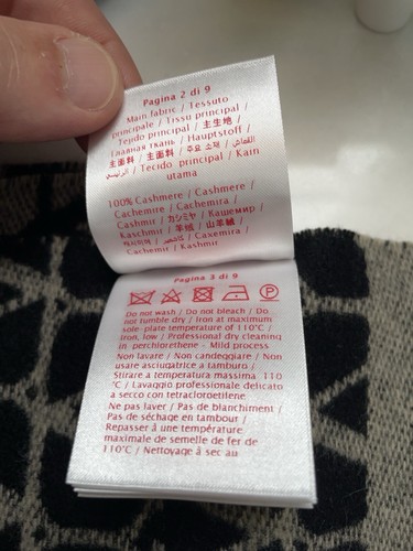 Valentino Scarf Cashmere Unisex - New Without Tags - Picture 4 of 5
