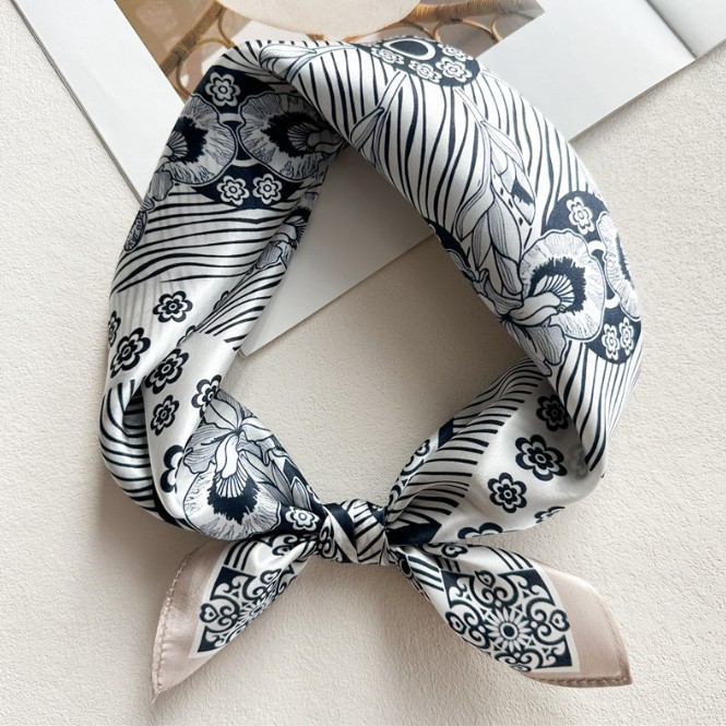 100% Mulberry Silk Shawl Blue petal Print Scarf 21'' Neckerchief Square Bandanna