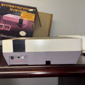 New Old Stock Original Nintendo NES Console Mario Duck Hunt Zapper Tested works