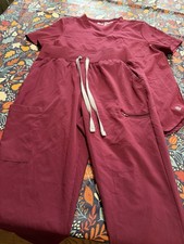 Easy Stretch Women s Size Small Solid Scrub Set 93/7 Poly/Spandex Raspberry