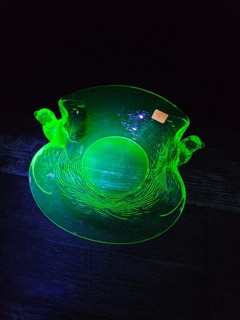 Diamond Swan Bonbon/bowl Uranium Glowy Glass