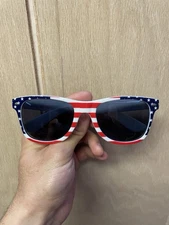 Patriotic Star Pattern Sunglasses with Dark Lenses