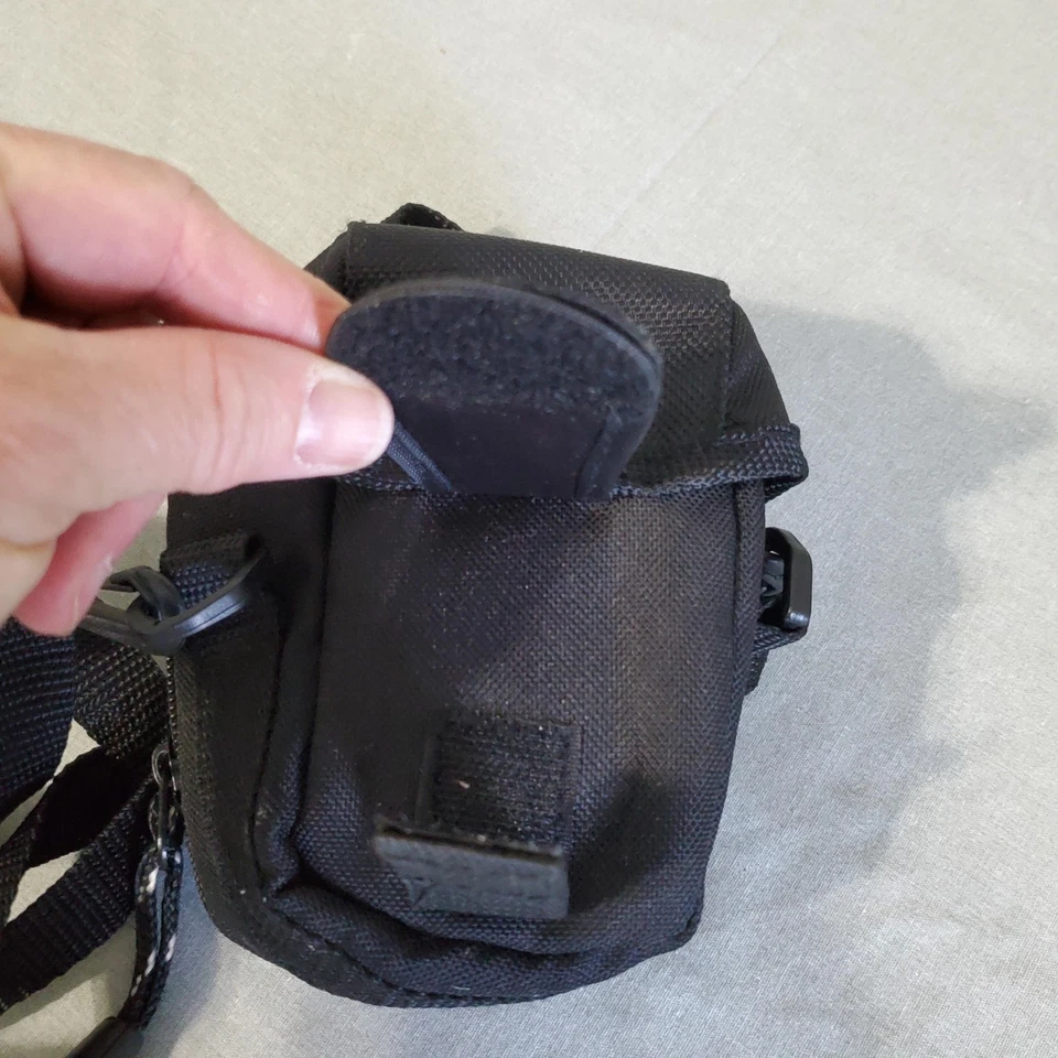 Targus Compact Camera Pouch Case Black Shoulder Strap Belt Loop Mesh Pocket - Image 4 of 4