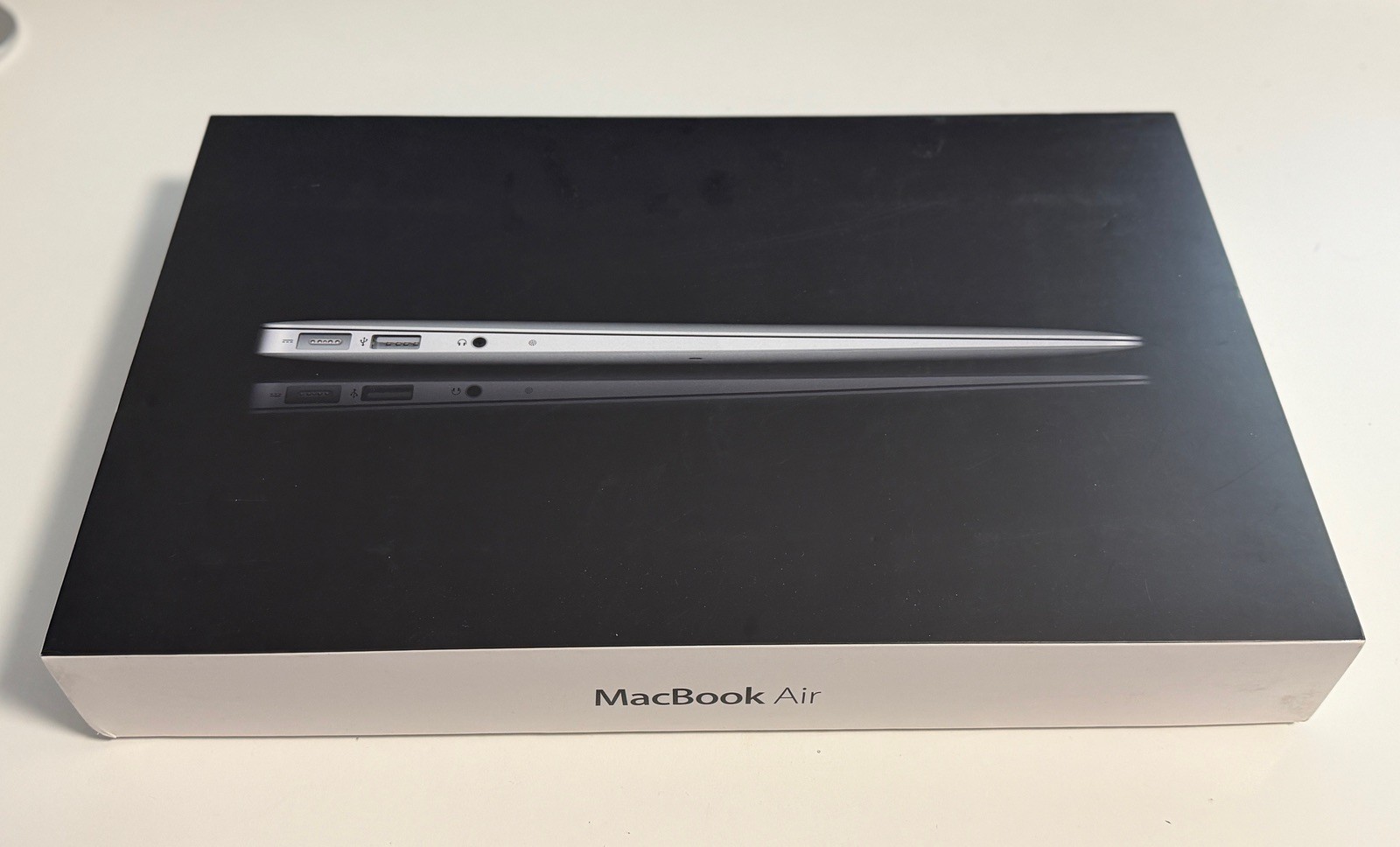 APPLE MacBook Air 13.3" (A1369) ++ Confezione Originale / Scatola Originale ++
