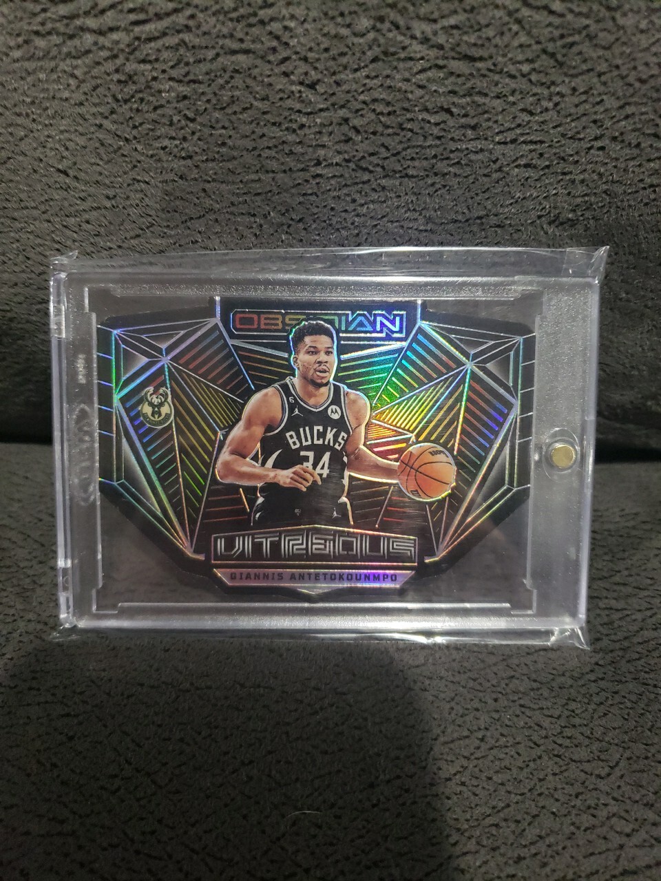 2022-2023 Obsidian Giannis Antetokounmpo Vitreous Bucks No 8 Clean Card