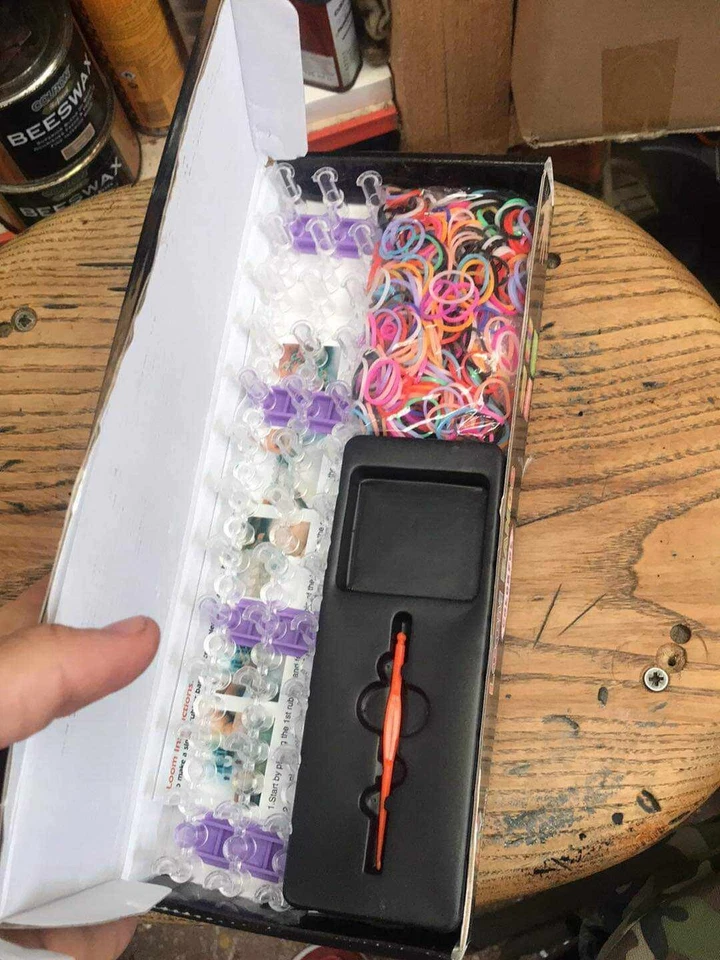 Loom Bandz Loom 1200pcs Board and Tools included Free Post Brand New Christmas 1 - Image 2 of 3