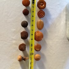12 VINTAGE WOODEN ASSORTED FURNITURE KNOBS 32623e