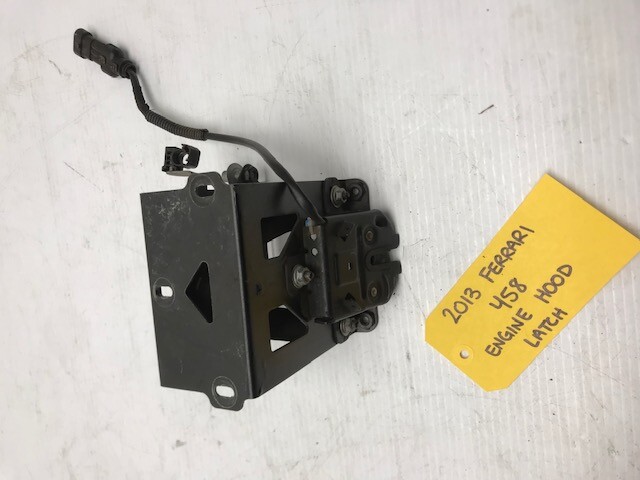 13 FERRARI 458 ITALIA REAR ENGINE LID LATCH WITH BRACKET 10 11 12 14 15