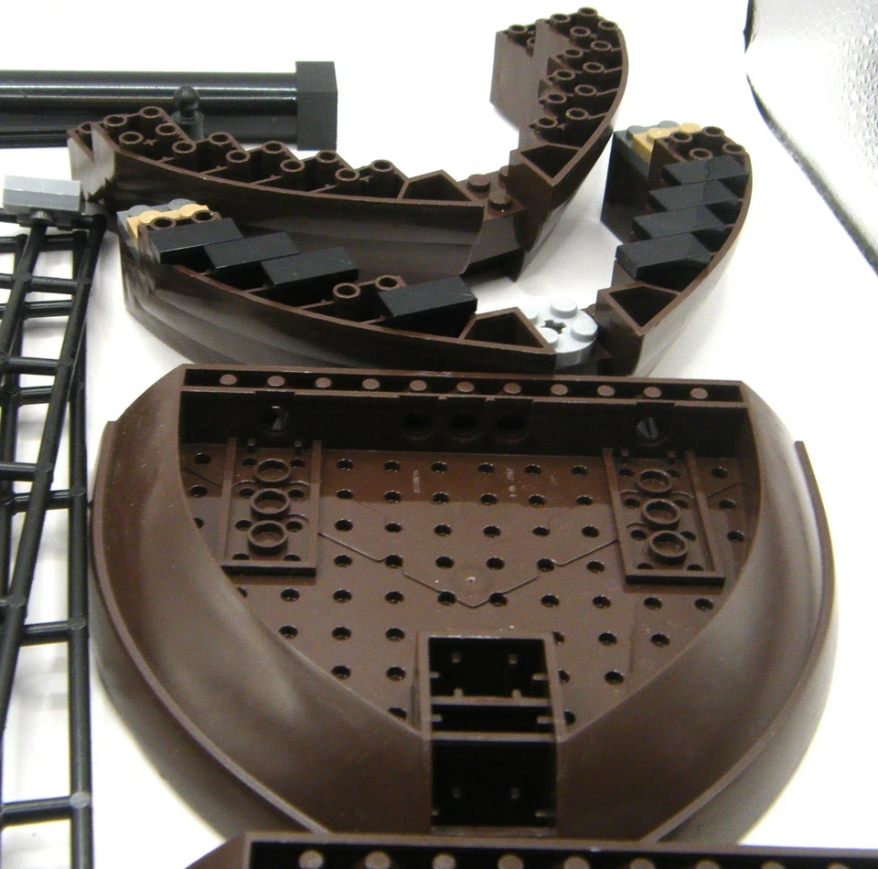 Lego Ship Boat Hull Dark Brown Lot Masts Pirates of the Caribbean - Image 4 of 4