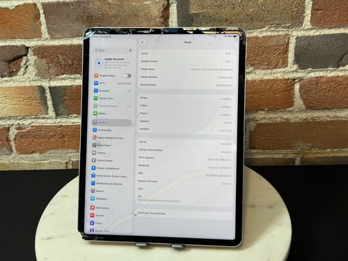 Apple iPad Pro 12.9" 5th Gen - 128GB - Silver - Unlocked - Cracked READ