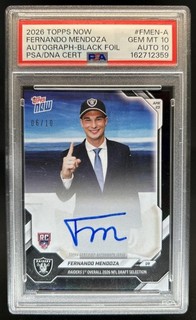 2026 Topps Now Fernando Mendoza Black Foil #/10 Autografo Auto Raiders PSA 10 10