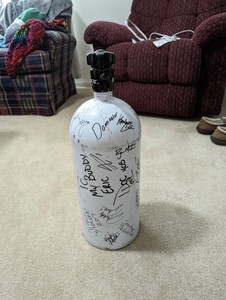 street outlaws nitrous bottle