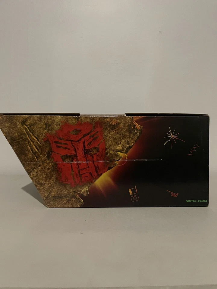 TRANSFORMERS KINGDOM WAR FOR CYBERTRON ULTRA MAGNUS FIGURE WFC-K20 - Image 3 of 3