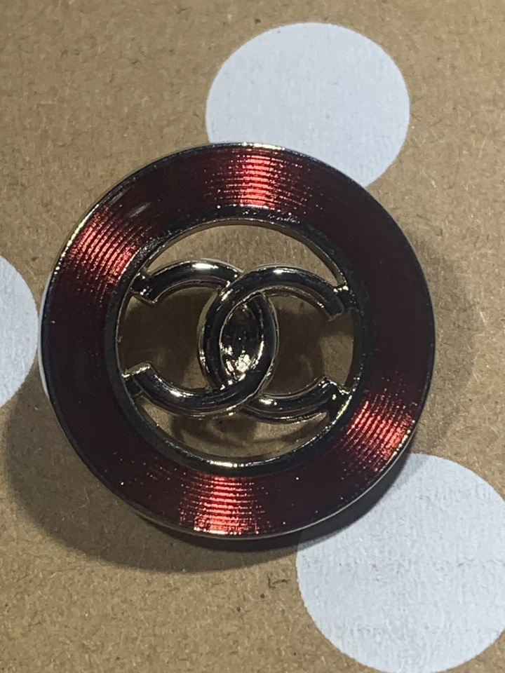 CHANEL Vintage Knöpfe 2er Set Charm CC Logo mit (Video) - Bild 2 von 3