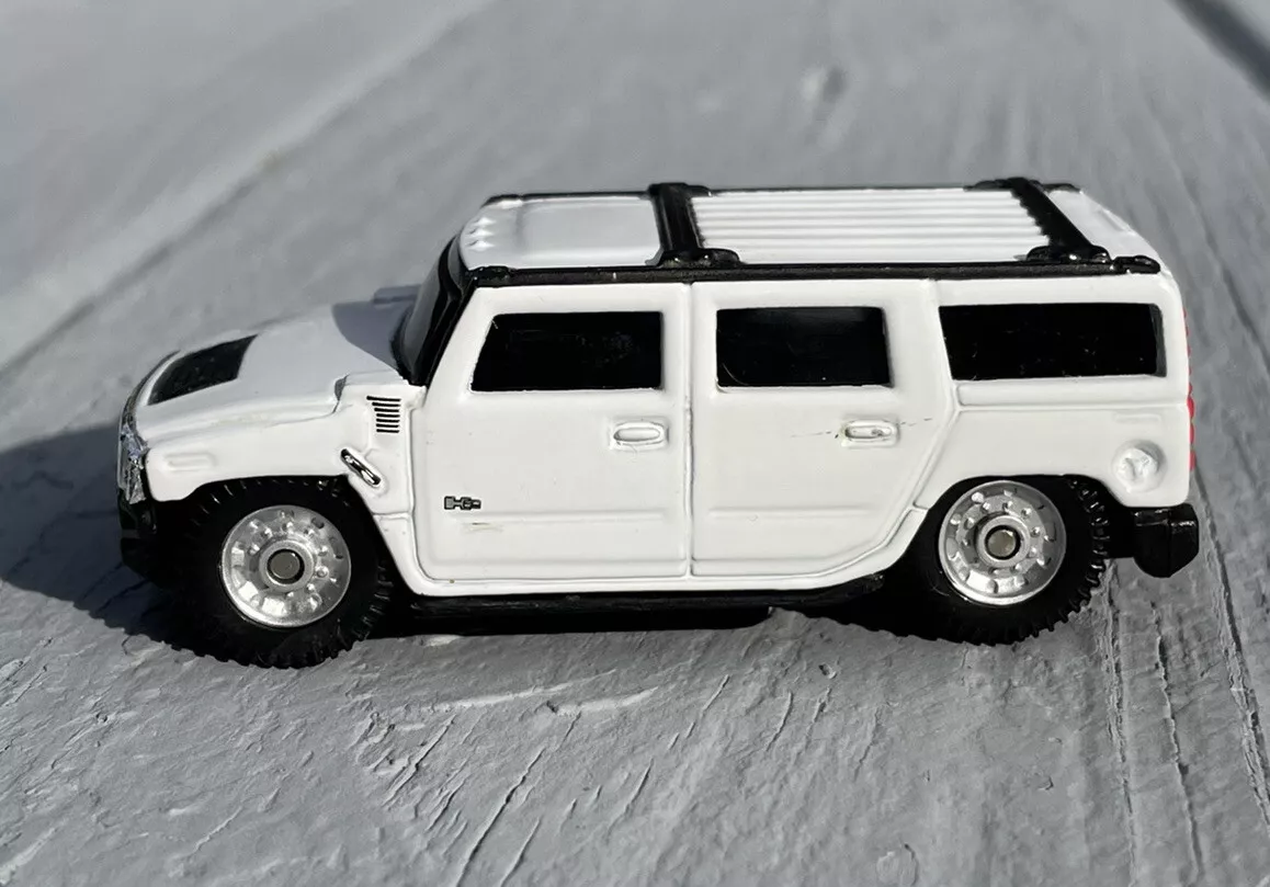 VINTAGE Maisto Hummer H2 White 1 64 Diecast White 4 Door SUV Sedan