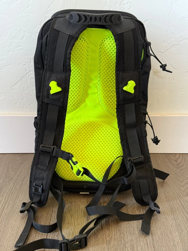 DeKasi GoPro Seeker Weatherproof Backpack-Adjustable Straps Black With Green - Image 3 of 4