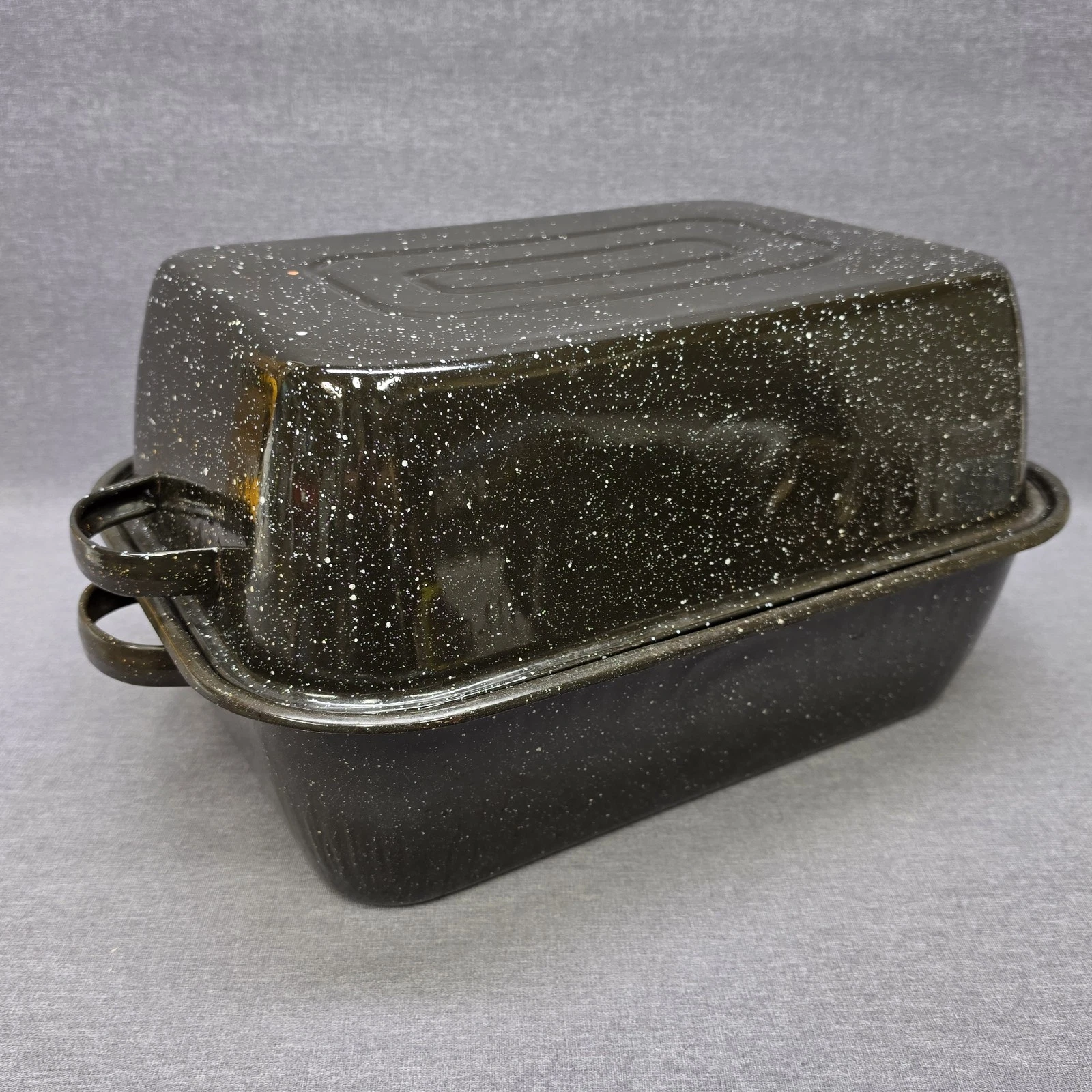 Vintage Speckled Enamel Roaster Pan Covered Black Baking Dish Ovenware Large
Opens in a new window o