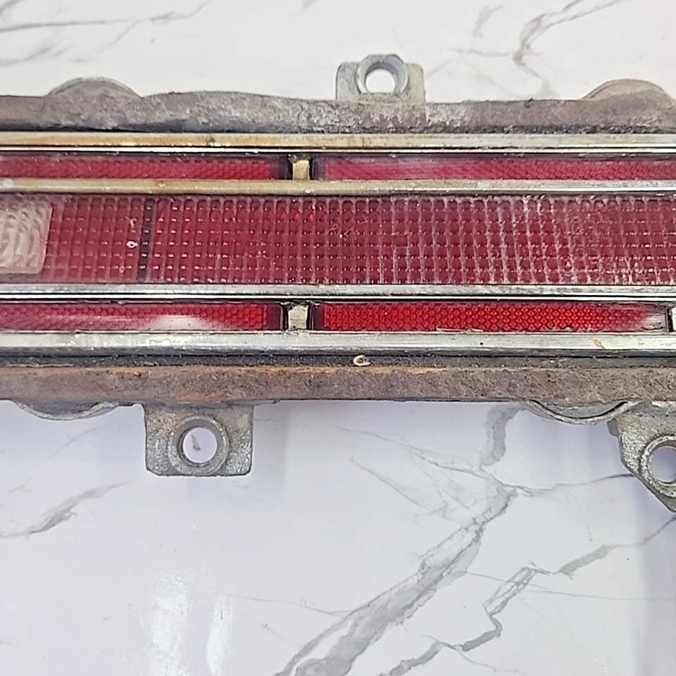 Luz trasera GM 5960251 1968 Pontiac Catalina Executive Bonneville OE pasajero derecha Foto 4 de 4