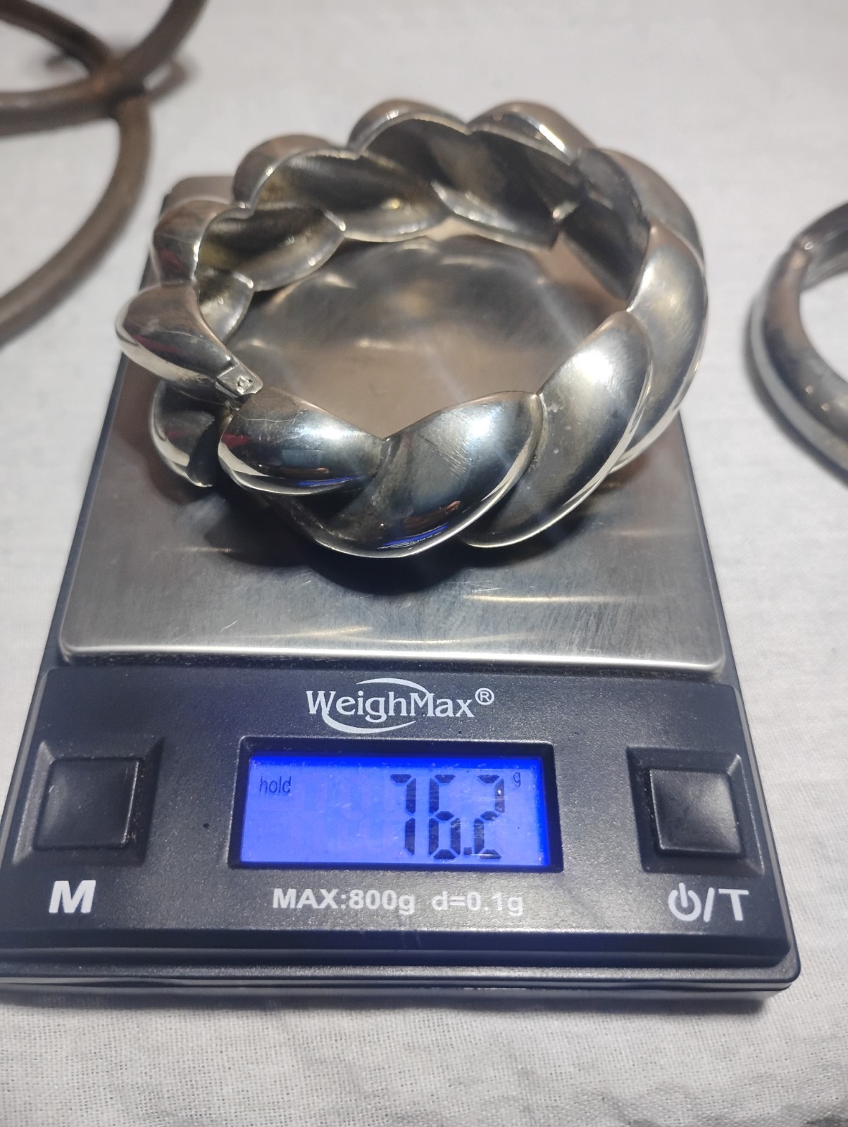 Silver hinged Chamber bracket - image 3