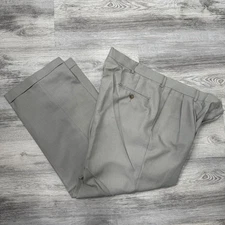 Haggar Men's Dress Pants Pleated Gray Business Casual Career Trousers Sz 36