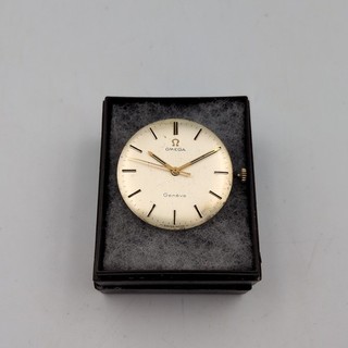 Omega 601 Movimiento de reloj de cuerda manual con esfera Geneve manecillas y corona funcionando