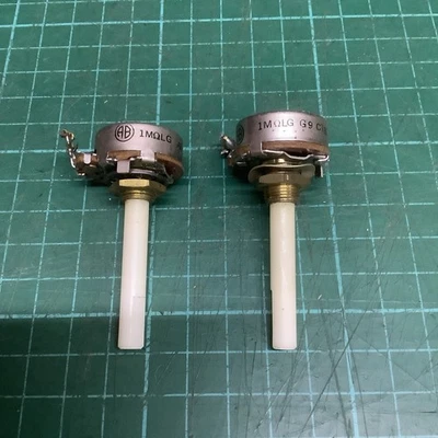 Vintage Allen Bradley 1M LOG Potentiometer - 1 Piece - Image 1 of 2