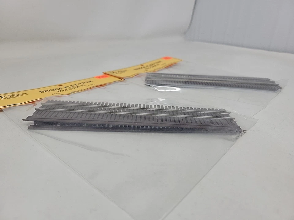 2x Micro-Engineering HOn3 #11-102 Code 55 Bridge Flex Track (2 Pieces) NIP - Image 3 of 3