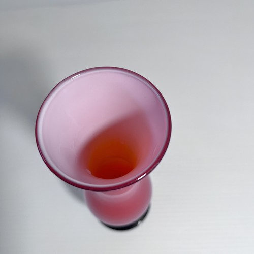 Mid Century Modern Retro Cased Glass Bud Vase Red & Black Base 21.8cm Tall x 7cm - Picture 6 of 7