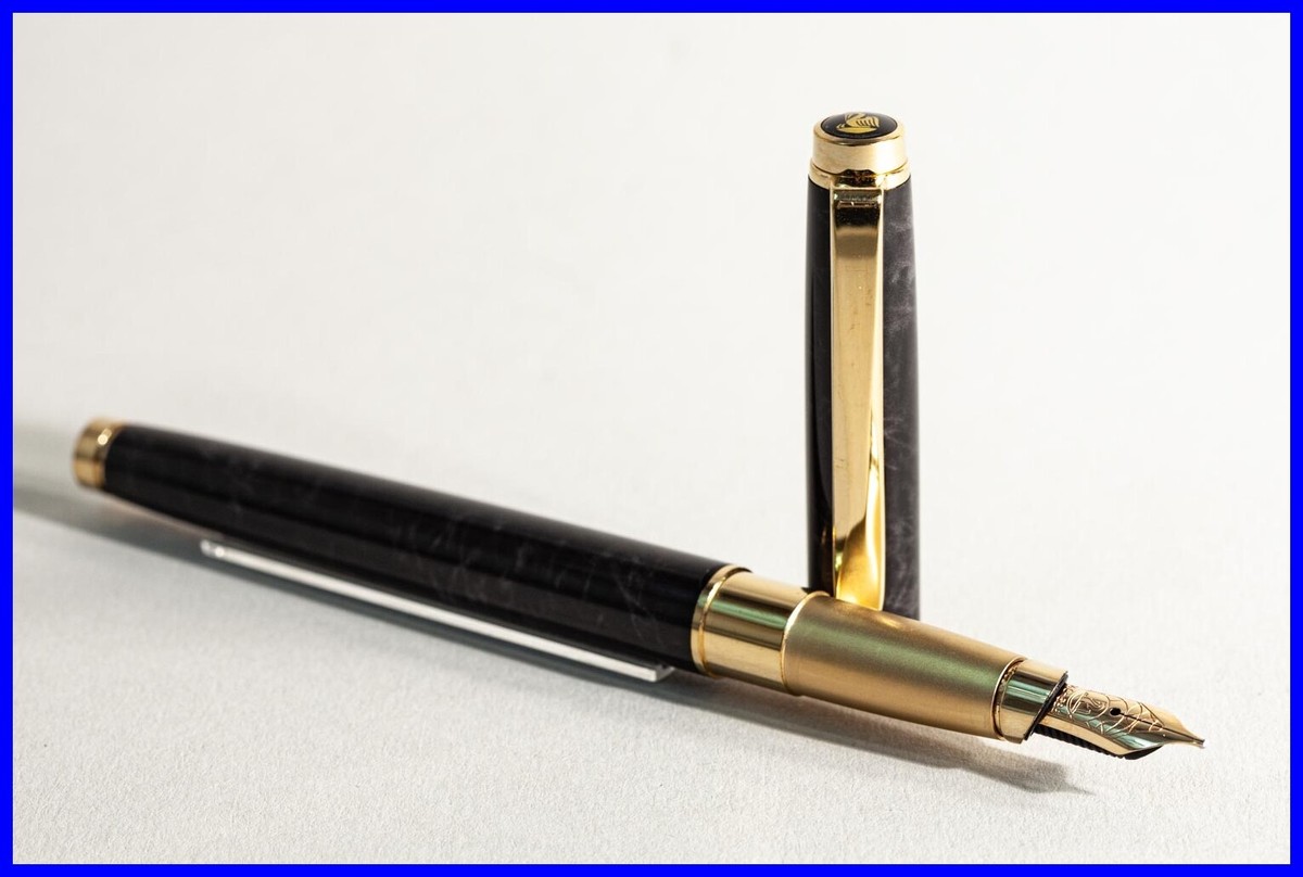 Pelikan ペリカン 1994 PELIKAN fountain pen, CELEBRY LINE, Achat Black & Gold, M 585