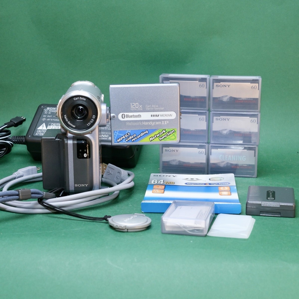 Sony PAL MicroMV Handycam Camcorder DCR-IP7E Y2k nostalgic dcr