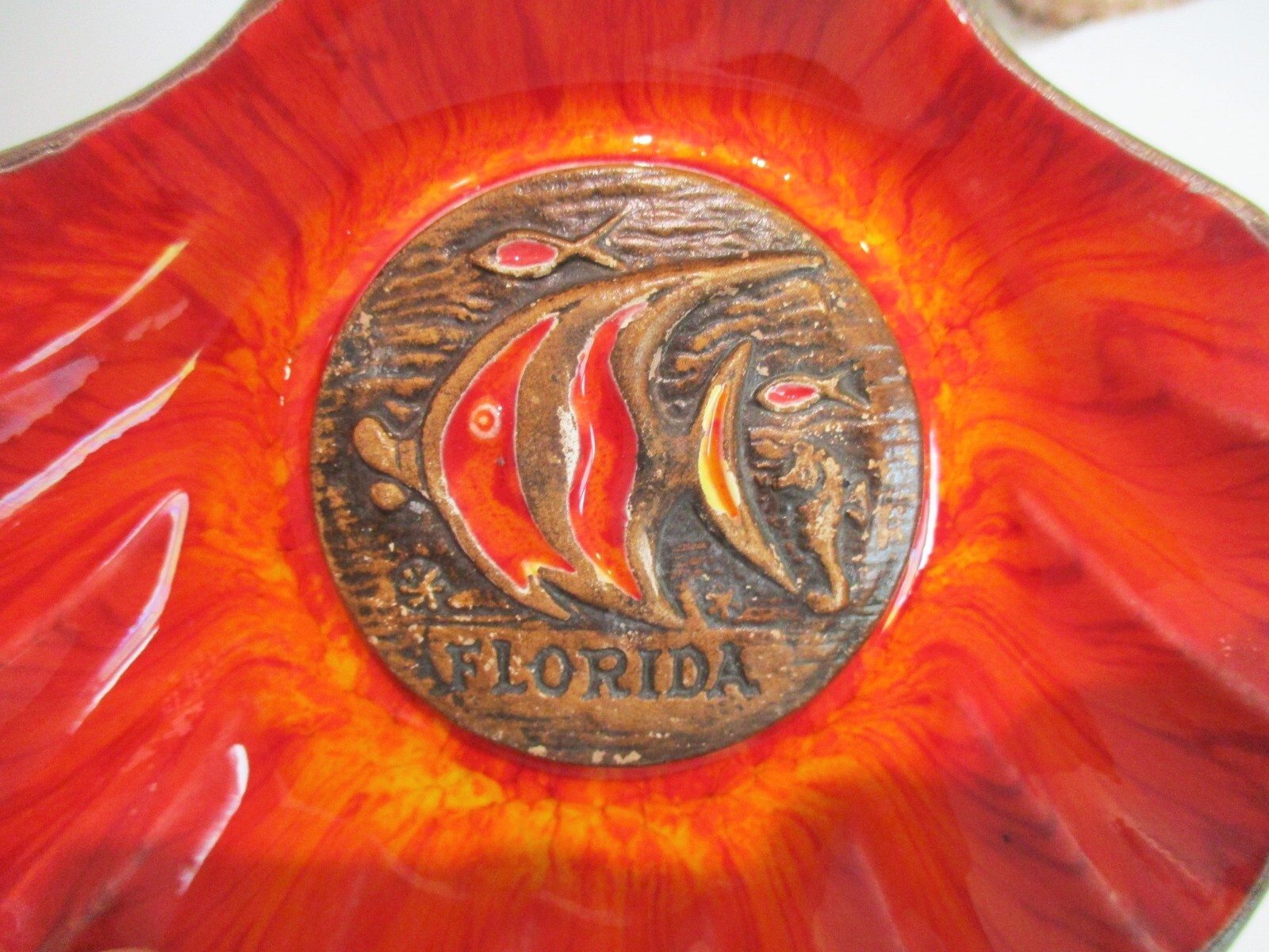 TREASURE CRAFT Red Orange Lava Florida Ashtray Dish Scallop Shell w/ Angel Fish