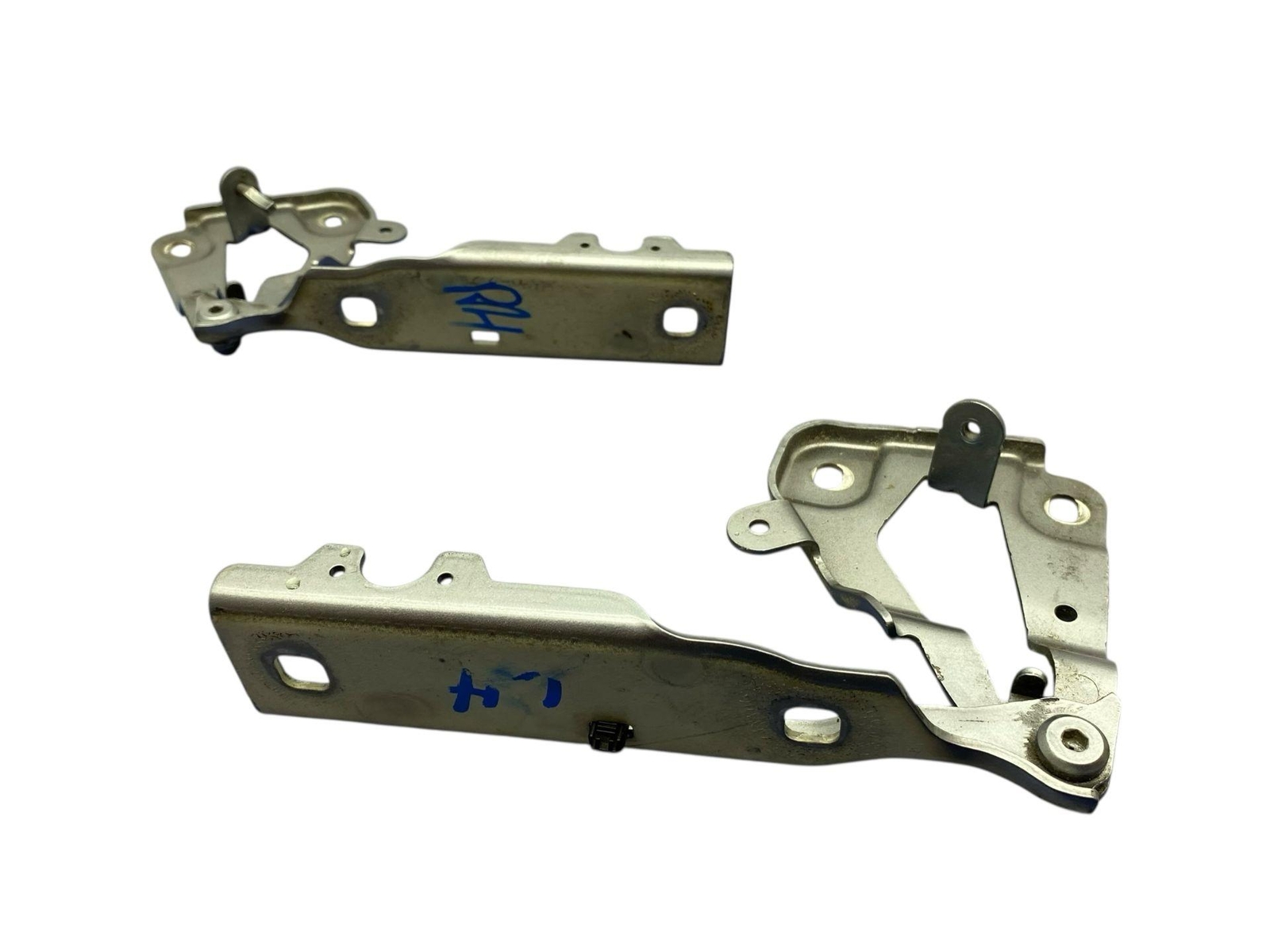 2016-2020 BENTLEY BENTAYGA FRONT RIGHT & LEFT HOOD HINGE SET (2) | HALLMARK 6777