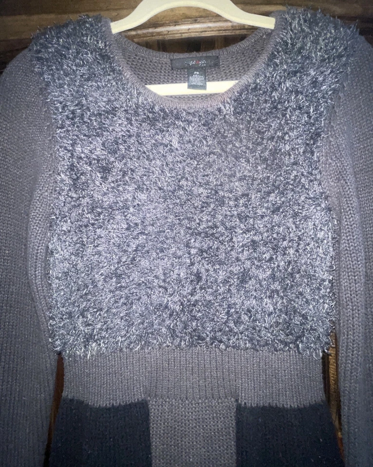 Vestido Suéter Style & Co PS, dos Tonos, Negro/Gris. Top es similar a la piel Foto 3 de 4