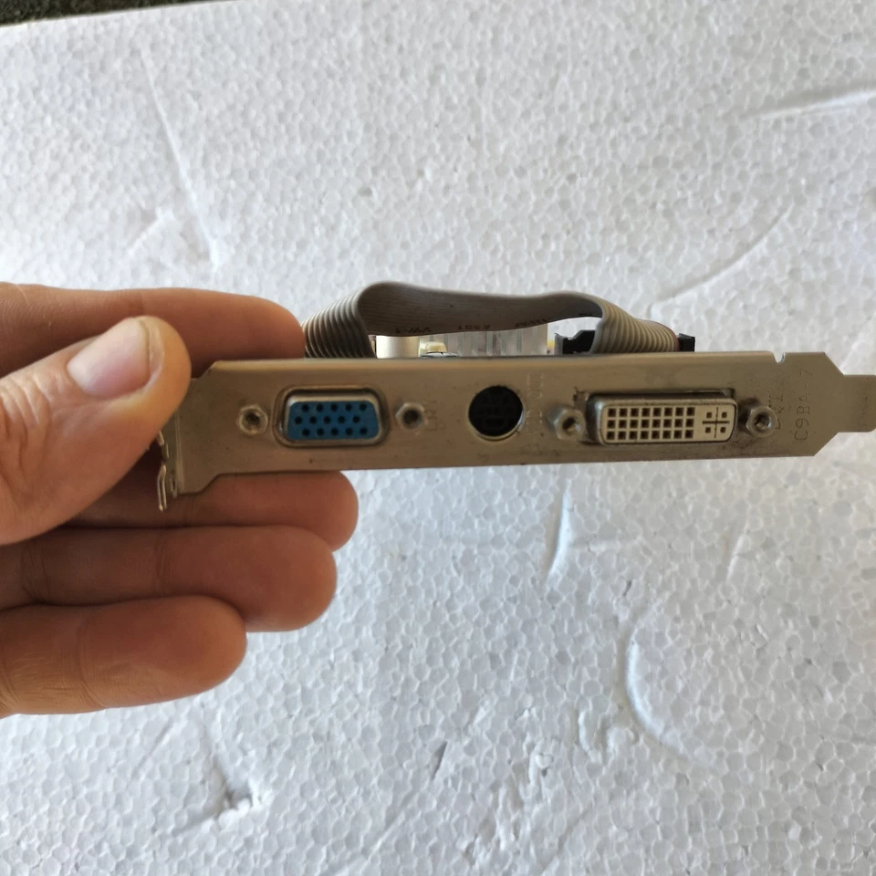 Scheda grafica video AGP 4/8X GDDR 128MB 64 BIT AMD ATI Radeon 9250 DVI TV-OUT - Immagine 2 di 4