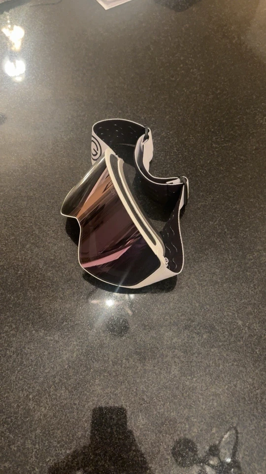 Pink Ski N' Snowboard Goggles FULLY TINTED W/ Case - Image 4 of 4