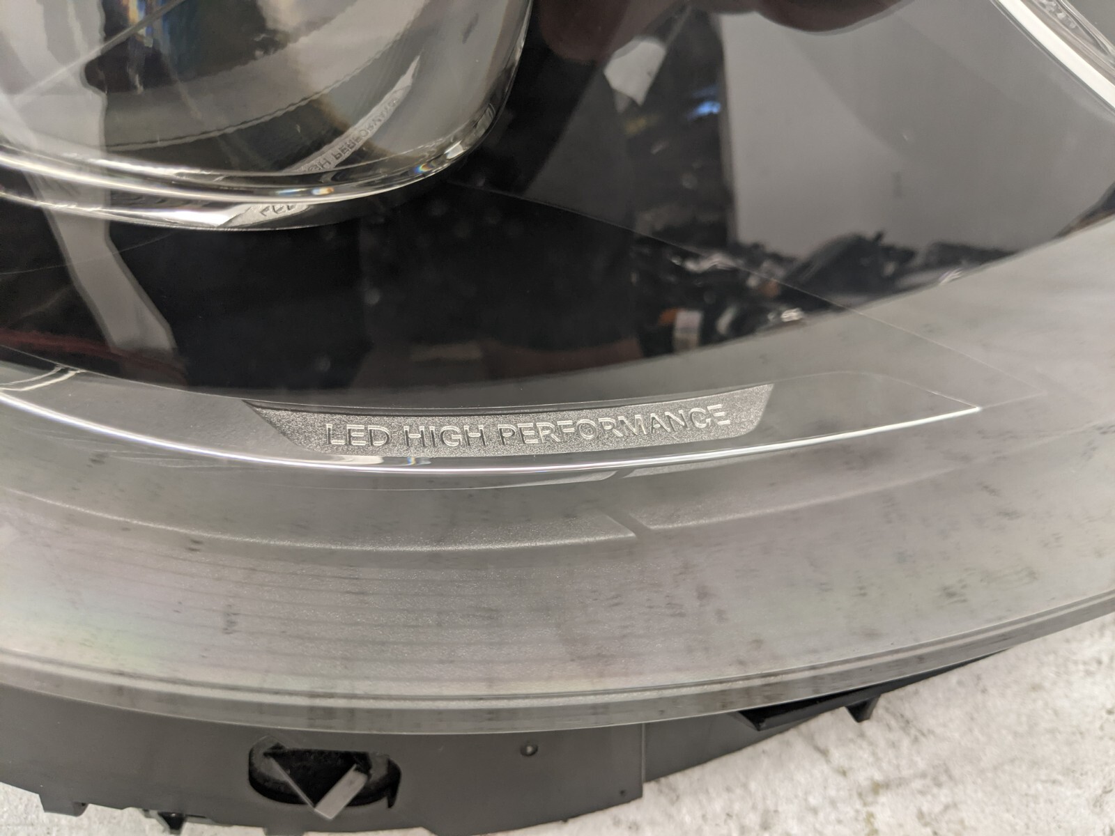 2017-2019 MERCEDES BENZ E CLASS SEDAN RIGHT HEADLIGHT LED OEM  