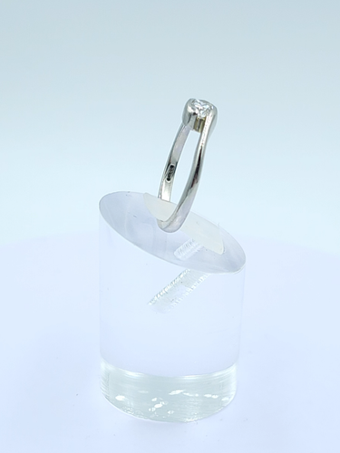 Platinum 0.40ct VS2 Natural Oval Diamond Crossover Solitaire Ladies Ring Size N - Video 1 of 1