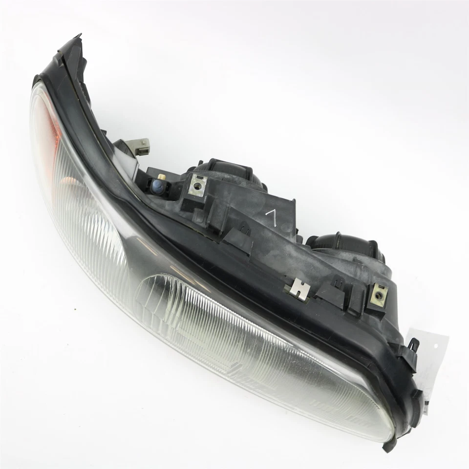 Conjunto de faros halógenos derechos Volvo OEM 8693564 para V70 XC70 2001-2004 Foto 2 de 4